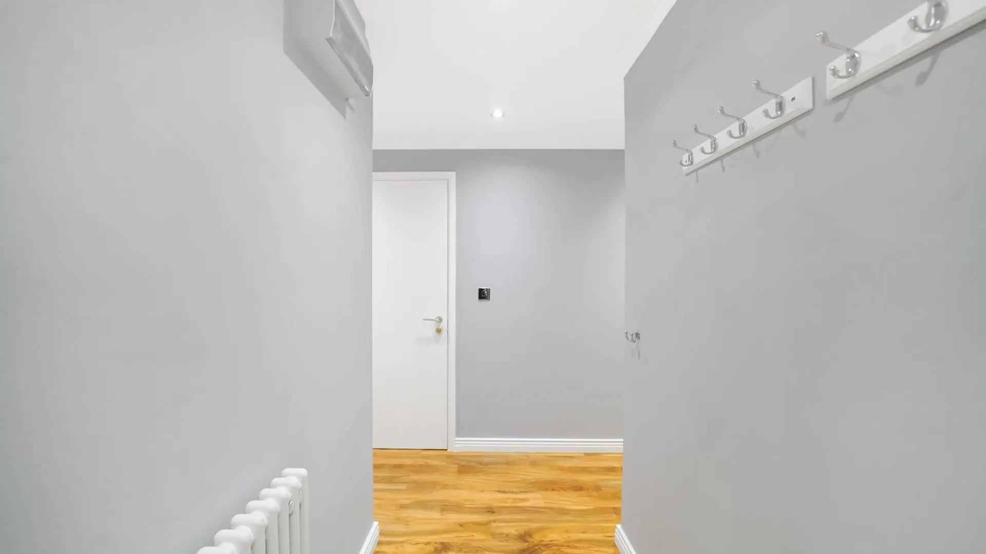 A Beautiful Stylish 2 Bedroom Apartment -City Of London 0*,  United Kingdom