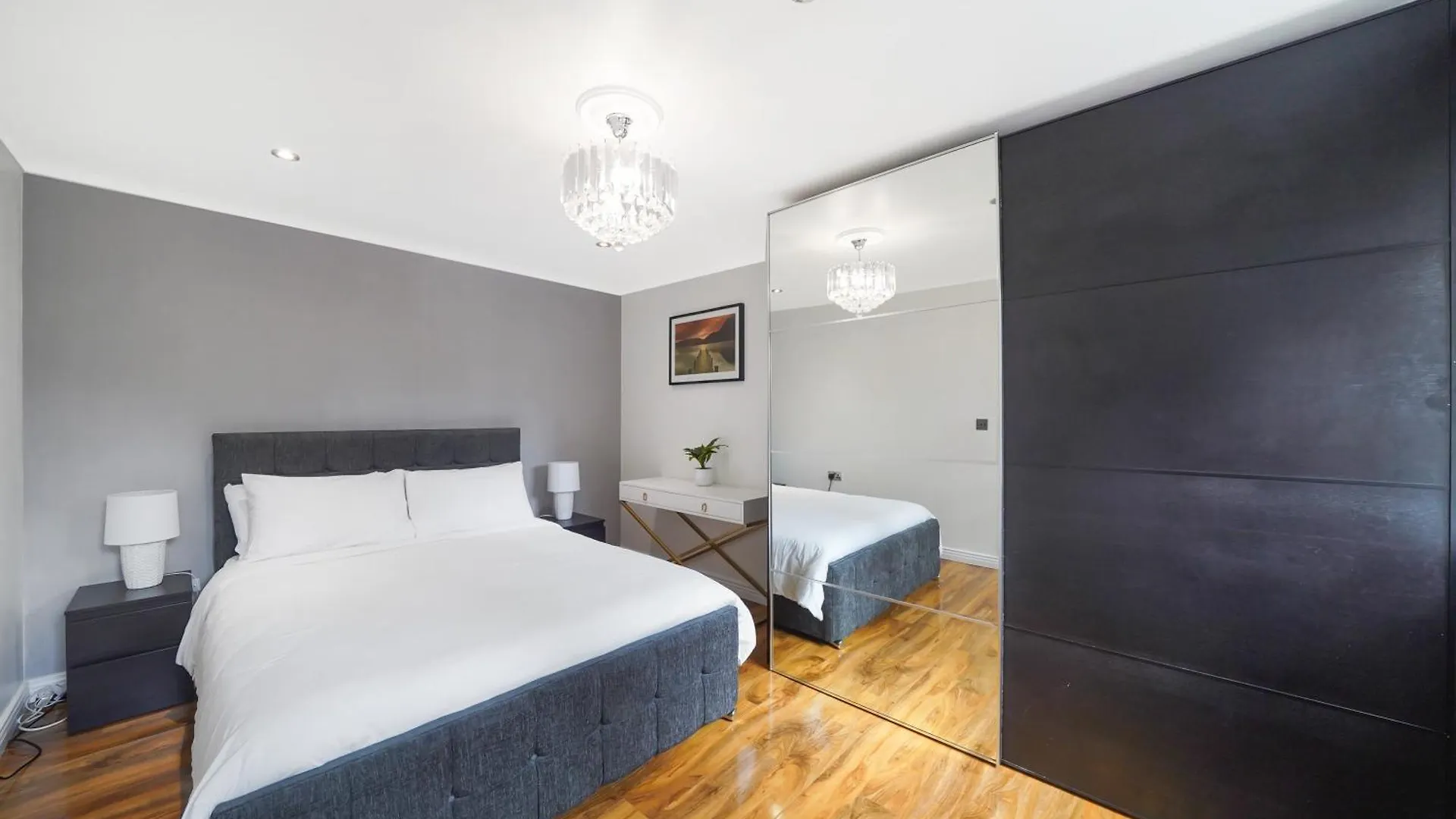A Beautiful Stylish 2 Bedroom Apartment -City Of London