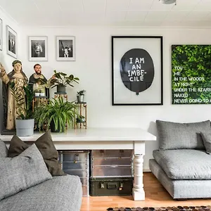 https://super-1-bed-flat-hoxton-zone-1.brighton-hotels-england.com