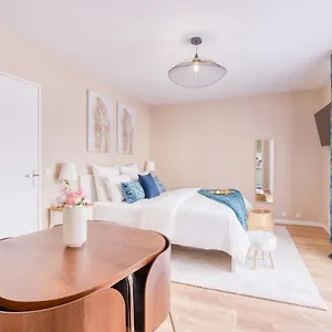 https://studiolit-king-size-parking-wifi-proche-cdg.fr-paris.fr