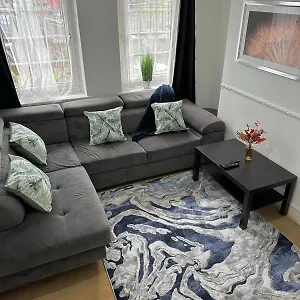 https://modern-2-bedroom-flat-2-minutes-walk-to-bethnalgreen-station.brighton-hotels-england.com