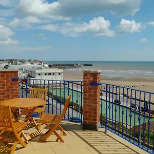 https://the-royal-court-apartments.yorkshirehotels.net